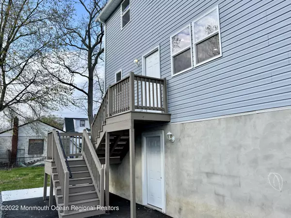 Keansburg, NJ 07734,17 Grove Place