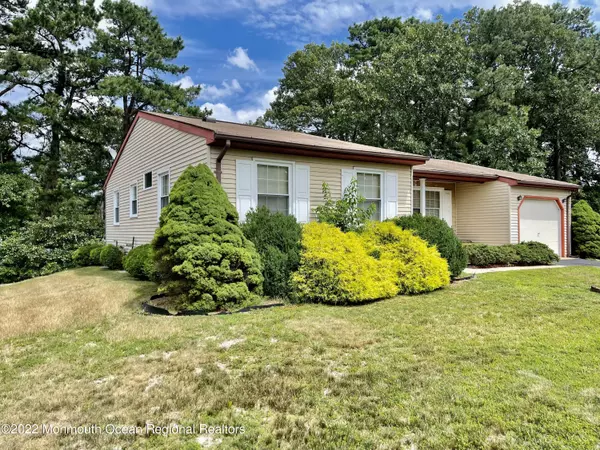 Whiting, NJ 08759,17 Chelsea Drive