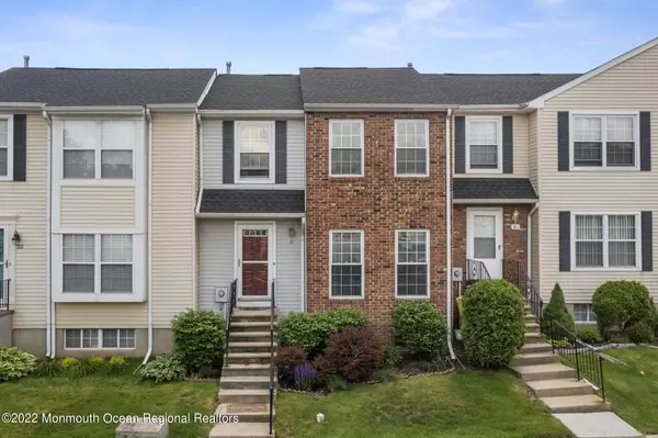 21 Karwatt Court, Sayreville, NJ 08872