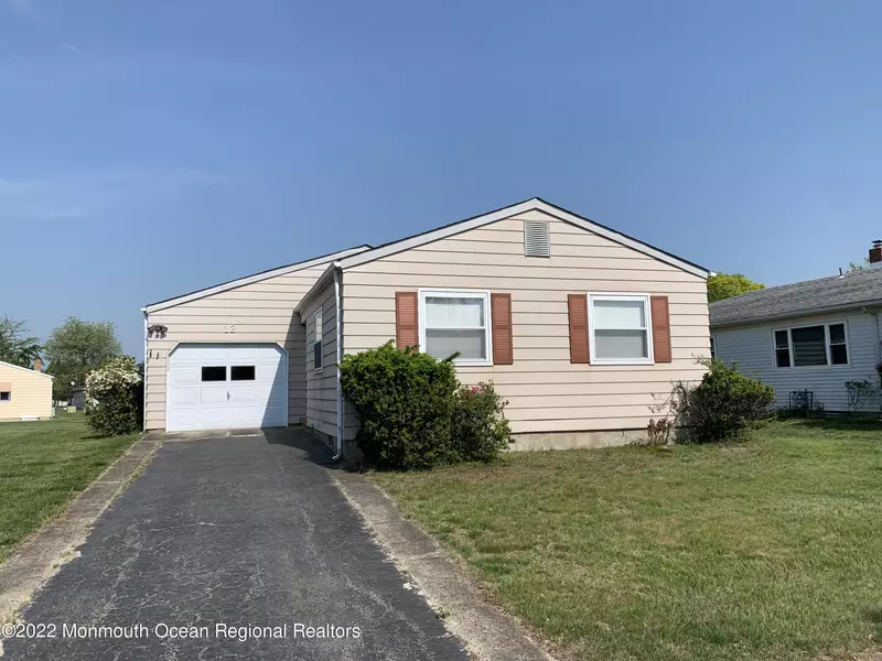 12 Eldorado Street, Toms River, NJ 08757