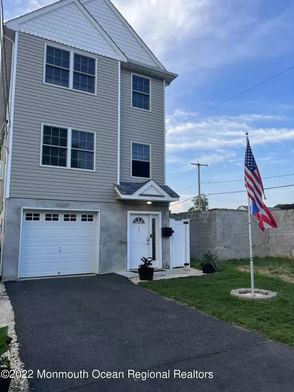 355 Lorillard Avenue, Union Beach, NJ 07735