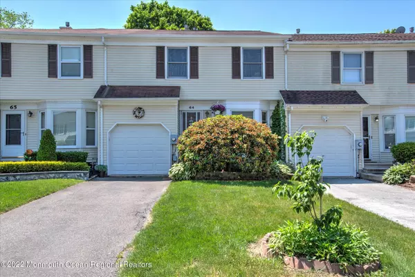 64 Carriage Lane, Englishtown, NJ 07726