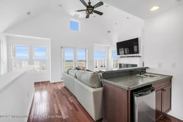 Sea Bright, NJ 07760,616 Ocean Avenue