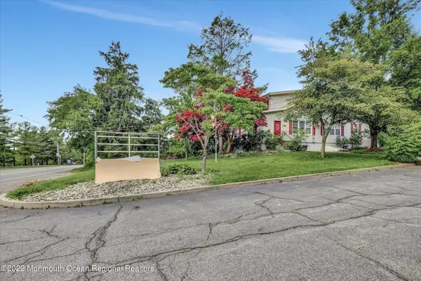 Matawan, NJ 07747,3960 Highway 516