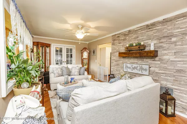 Lakehurst, NJ 08733,514 Poplar Street