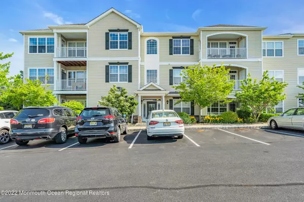 334 Mill Pond Way #68, Eatontown, NJ 07724