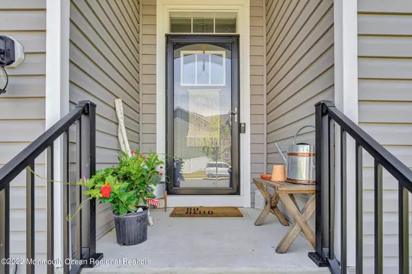 Manahawkin, NJ 08050,19 Ashburn Avenue