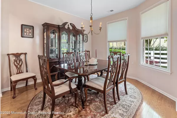 Holmdel, NJ 07733,48 Londonberry Drive