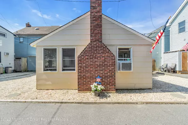 Lavallette, NJ 08735,67 Pacific Way