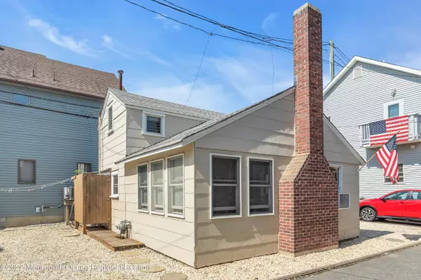 67 Pacific Way, Lavallette, NJ 08735