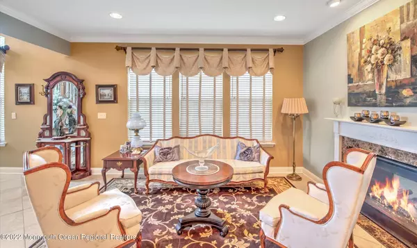 Manalapan, NJ 07726,7 Shoemaker Road