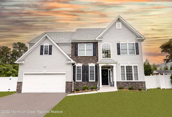 816 Monmouth Avenue, Toms River, NJ 08757