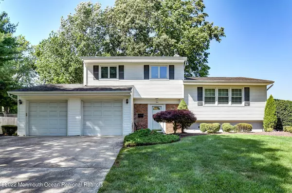 4 Daniel Drive, Matawan, NJ 07747