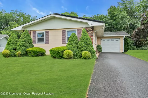 8 Thoreau Court, Brick, NJ 08724