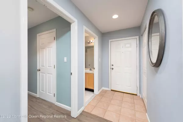 Belford, NJ 07718,402 Wedgewood Circle