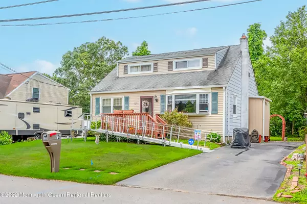 Lanoka Harbor, NJ 08734,726 Oak Road