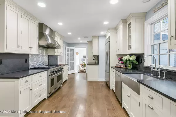 Fair Haven, NJ 07704,36 De Normandie Avenue