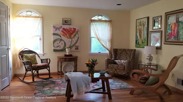 Fair Haven, NJ 07704,12 Gillespie Avenue