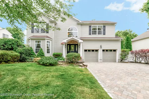 7 Carrington Court, Matawan, NJ 07747