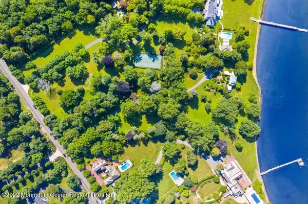 Rumson, NJ 07760,70 W River Road