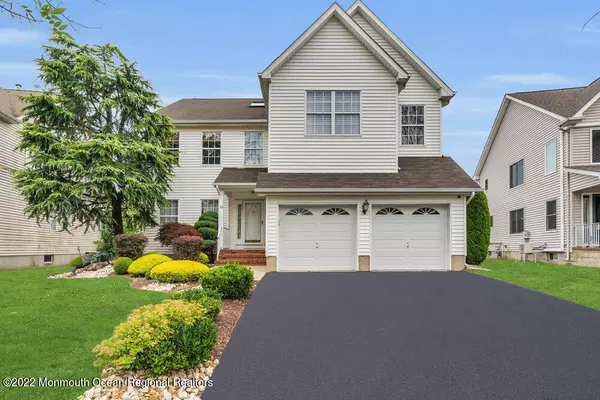 20 Aberdeen Drive, Old Bridge, NJ 08857