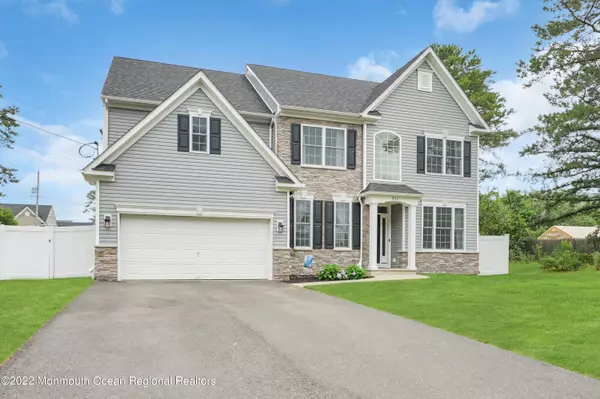 Toms River, NJ 08757,832 Englemere Boulevard