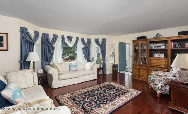 Dayton, NJ 08810,7 Wetherhill Way