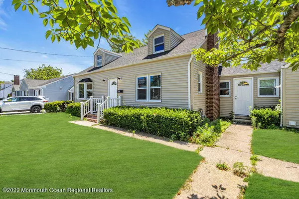 Keyport, NJ 07735,25 Pershing Place