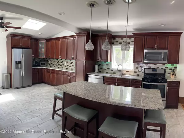 Little Silver, NJ 07739,404 Branch Avenue