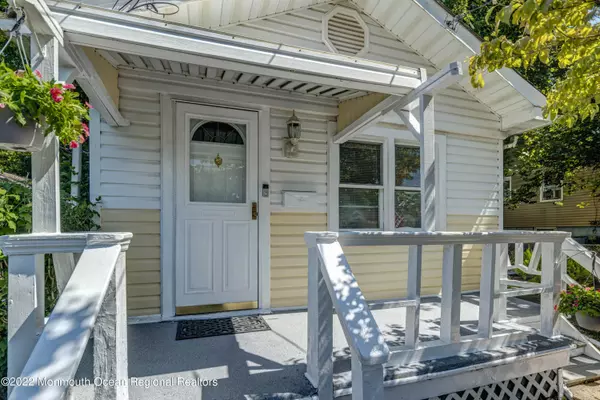 Keyport, NJ 07735,27 Birchwood Drive