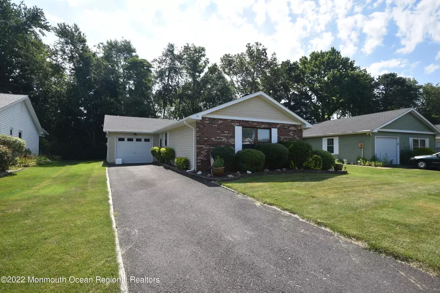 16 Brenner Court, Brick, NJ 08724