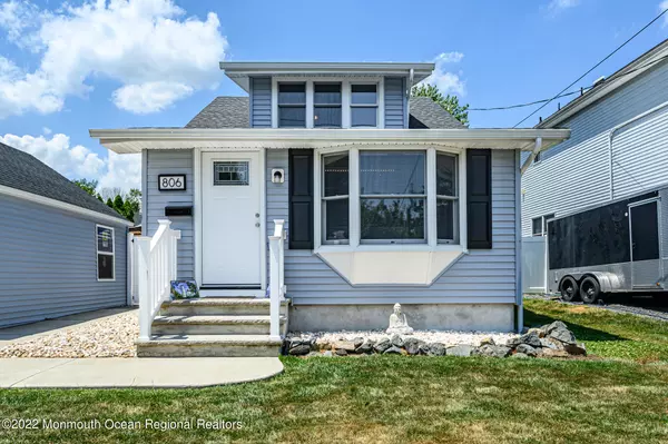 806 Arbordale Drive, Keyport, NJ 07735