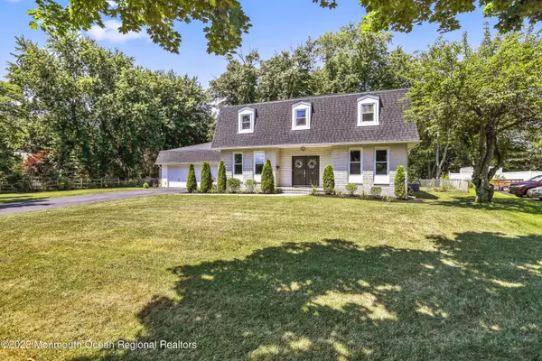 Freehold, NJ 07728,5 Woodstock Place