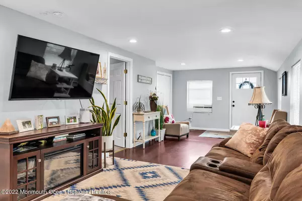 North Middletown, NJ 07748,758 Monmouth Parkway