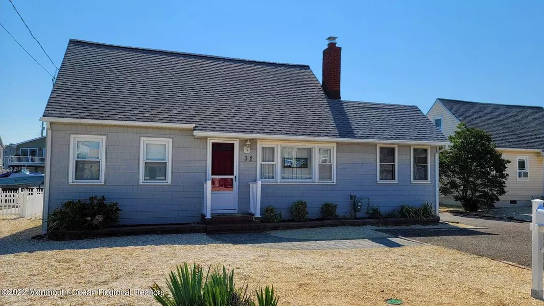 32 Robert Drive, Beach Haven West, NJ 08050