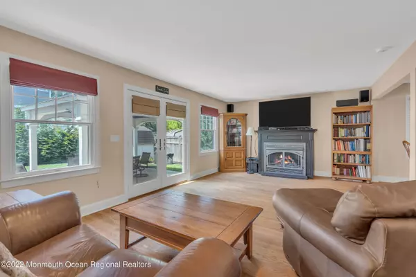 Rumson, NJ 07760,54 Lafayette Street