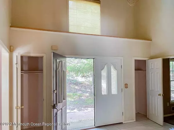 Millstone, NJ 08510,3 Oak Hill Drive