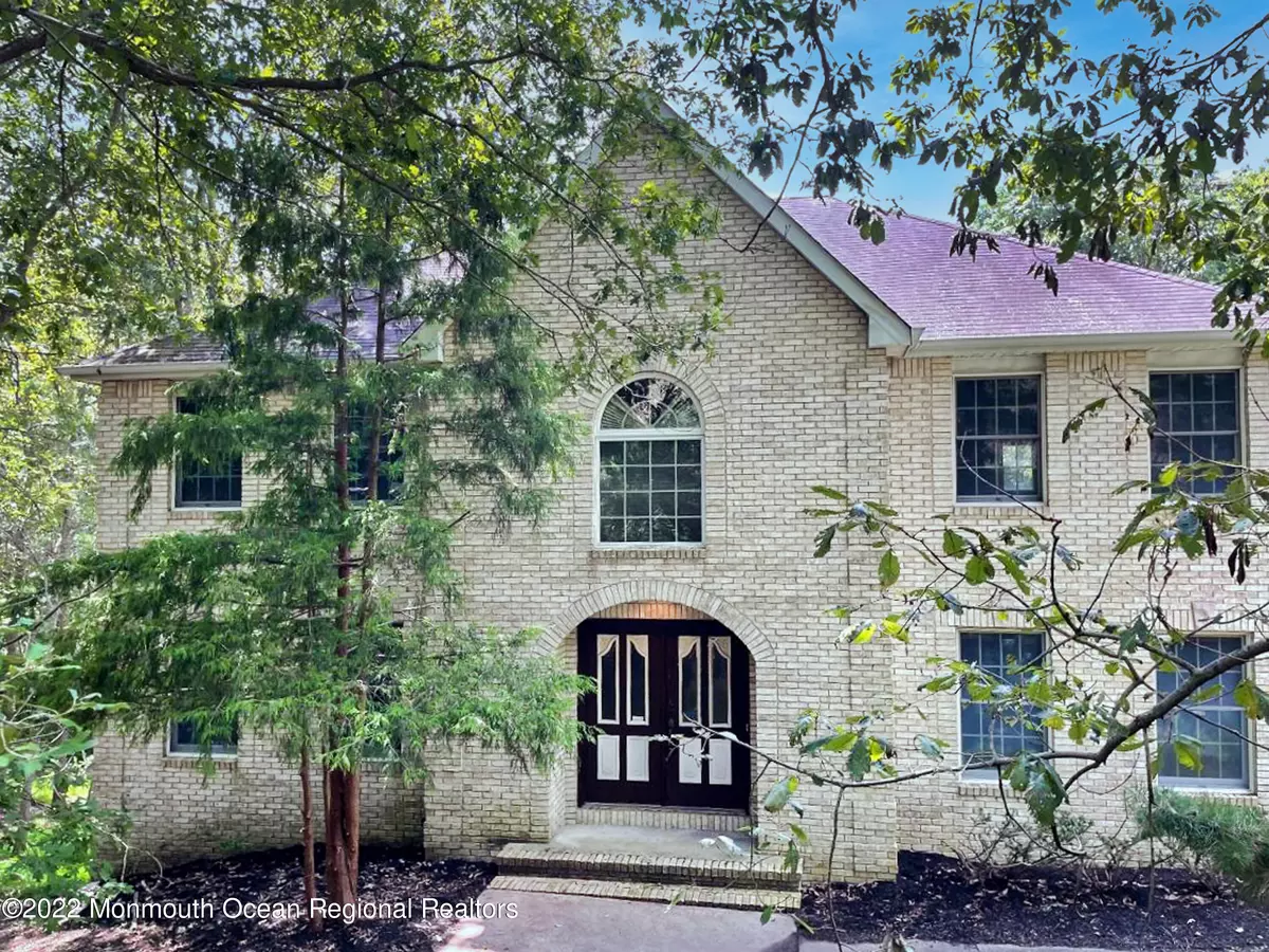 Millstone, NJ 08510,3 Oak Hill Drive