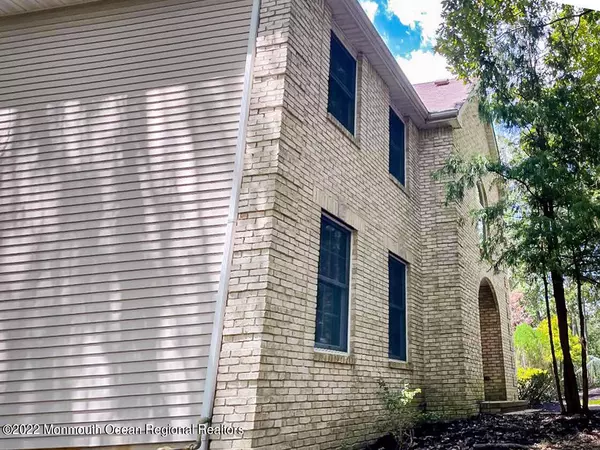 Millstone, NJ 08510,3 Oak Hill Drive