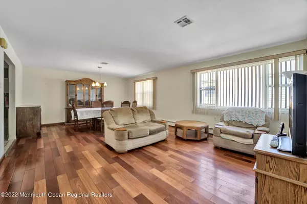 Toms River, NJ 08757,19 Sabinas Street