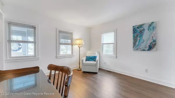 Helmetta, NJ 08828,33 Railroad Avenue