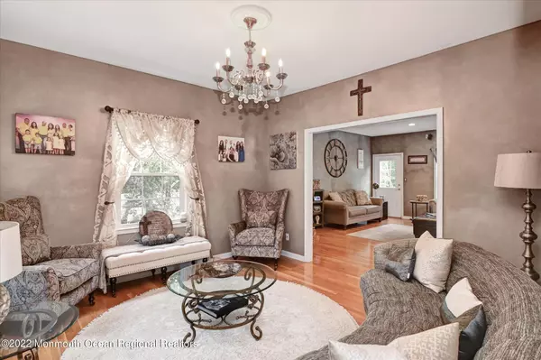 Spotswood, NJ 08884,25 Gordon Avenue