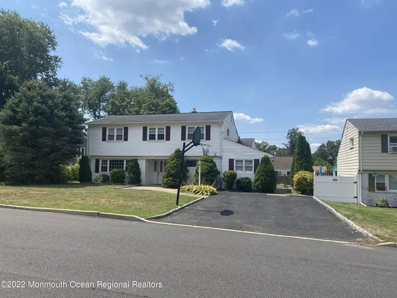 31 Farmbrook Drive, Old Bridge, NJ 08857