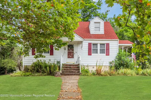 3 Center Avenue, Matawan, NJ 07747