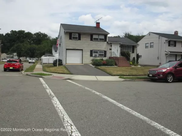 Colonia, NJ 07067,76 Mercury Avenue