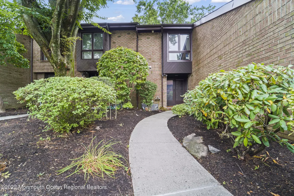 North Brunswick, NJ 08902,129 Willowbrook Drive