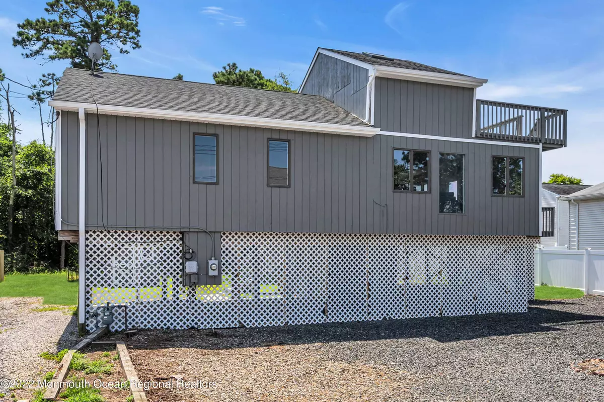 Lanoka Harbor, NJ 08734,905 Sinclair Avenue