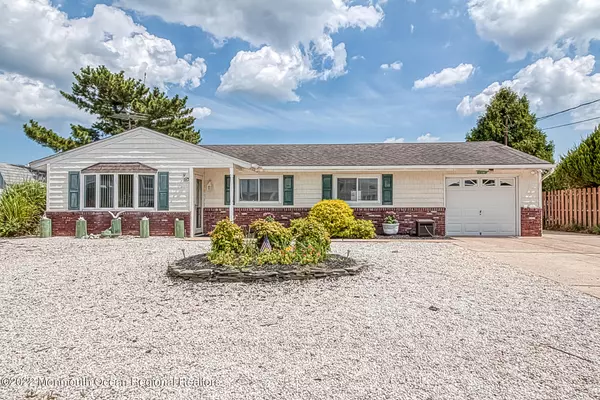 110 Englewood Avenue, Barnegat, NJ 08005