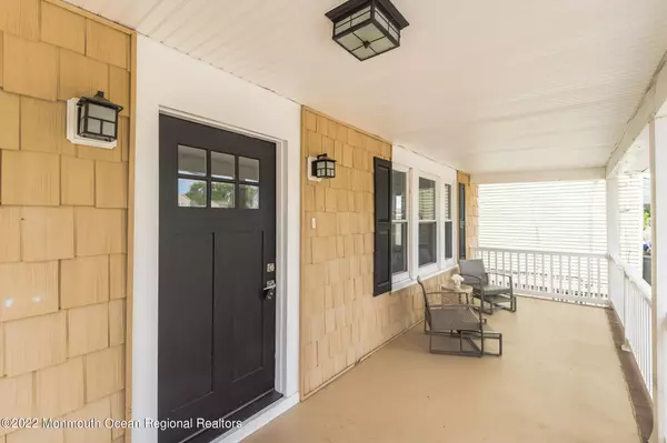 Keyport, NJ 07735,168 Broadway