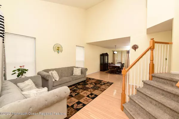 North Brunswick, NJ 08902,54 Pin Oak Drive